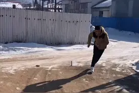 1月31日，黑龙江哈尔滨，女婿帮丈母娘家放鞭炮，万万没想到一不小心把邻居家玻璃炸碎了视频封面