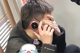 #男子坐高铁弄丢婚戒哭着给老婆打电话 ，旁观者：哭了有一个多小时，他跟老婆关系应该很好！（来源：@一树梨花压海棠 ）