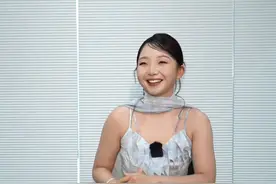 何家喜被观众评为“最气人的角色”，面对这种强烈的观众反应，#李嘉琦 本人看得挺开，面对朋友父母长辈的评价，李嘉琦更是笑称自己的受众年龄段又拓宽了。#东方卫视六姊妹 #东方新娱乐