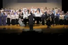 日本民间反战合唱团"紫金草合唱团"，通过传唱《紫金草的故事》，向世界讲述南京大屠杀的历史真相。#国家公祭日 视频封面