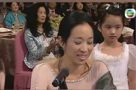 各届港姐齐聚一堂，女神朱玲玲诠释何为终身美丽！#香港小姐 #香港小姐2023视频封面