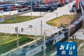 新华社消息丨前三季度我国社会物流总额超250万亿元视频封面