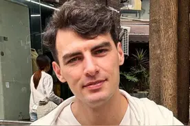 澳洲老外挑战用AI挑榴莲盲盒，建议普及这一玩法，比人工挑的好得多！#跟着AI去吃饭#建议普及这一口#榴莲盲盒#DeepSeek #chinatravel视频封面