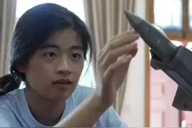 7月13日（报道）河南信阳，河南姑娘梁诗祎高考660分，居全国第14批女飞行学员榜首（大河报）#河南dou知道 #大象主播说