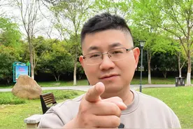 坑哥回来了，咱们今天聊聊，如何用AI帮助提升论文写作的效率 #论文 #毕业论文 #论文写作 #论文查重 #论文答辩 @抖音短视频 @DOU+小助手视频封面