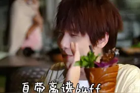 #离谱事件 出国旅行买的泡面没有叉子怎么办？#离谱操作 也是笑死了～ #我独自旅行视频封面