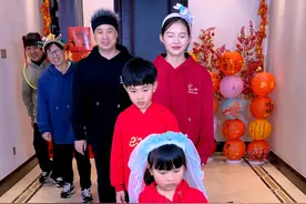 新年红包就这样发，太好玩了~ #搞笑 #聚会游戏挑战 #新年游戏挑战视频封面