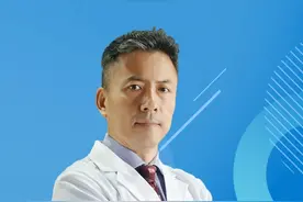 #青少年本该#朝气蓬勃，结果出现各种#畸形#不良体态 。#x型腿 #膝超伸 #内八字 #功能训练  