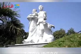 【你不知道的镇江“四美”】中共镇江市委常委、宣传部部长殷敏做客人民日报#海外网海聊 。殷敏介绍到镇江城市之美，内涵丰富，在自然、文化、生活、发展各个维度都展现得淋漓尽致。视频封面