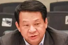 周政被逮捕 （来源：人民日报客户端 制作：刘思博）#逮捕视频封面