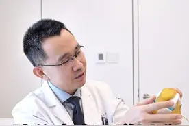 膝盖疼痛下蹲困难  锻炼股四头肌力量可以缓解 #医学科普   #骨科   #膝盖疼痛   #膝关节疼痛 #硬核健康科普行动视频封面