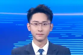 直播带货穿警服？“嘎子哥”这回摊上事了！演员演警察那是工作，生活中穿警服是越界。#“嘎子哥”穿警服带货被拘7日