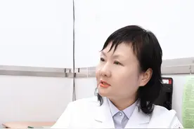 隆胸两种方法，自体脂肪和假体隆胸#医学科普 #整形外科穆籣教授 #缩胸 #丰胸 #抖出健康知识宝藏视频封面