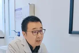 胖友减重术后一年瘦150斤，整个人大变样，都快认不出来了 #减重手术 #肥胖 #门诊视频封面