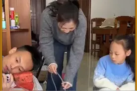 老母亲发现自己喝的可乐变成洗脚水视频封面