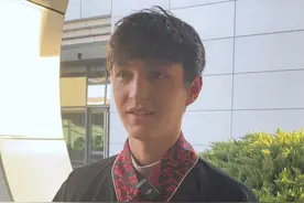 何以中国 | 外国留学生英俊：济宁很好 下次还来 11月29日，塔吉克斯坦的留学生英俊来参加“何以中国•弦歌不辍”网络主题宣传活动，谈到对济宁的印象，他表示：济宁很好，下次还来！#在济宁看见何以中国  #何以中国弦歌不辍  #当一天孔子的学生  视频封面