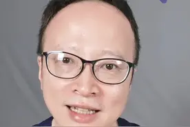 咖啡到底对身体有什么影响？ 咖啡的真相：提神还是害你？孟勇医生揭秘！🤔☕#硬核健康科普行动 #咖啡 #涨知识 #知识科普 #今天你喝咖啡了吗视频封面