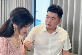 看到老公身体不舒服，两个孩子的做法让人热泪盈眶...#记录真实生活 #日常vlog #家庭百态