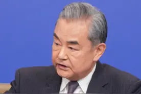 王毅：临近边界的缅北地区电诈园区已全部清除！#外交部长王毅答记者问 #全国两会