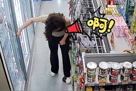 女子发现店内有老鼠，踩住后尖叫吓到腿软 #惊呆了视频封面