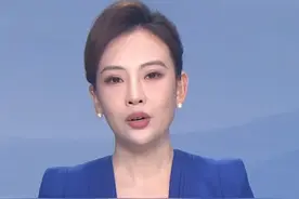 重庆一工人跪地哀求主管别开除自己，公司：系与主管沟通不畅，已和解#大象主播说 @大象新闻主持人刘琳