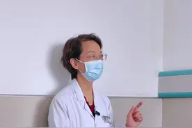 老太太发烧住院，药物干预有风险，建议物理降温 #发烧 #物理降温