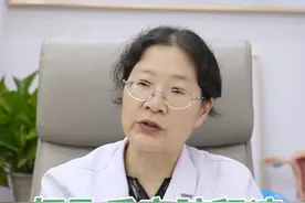 孕期有宫腔积液是什么原因造成的？ #宫腔积液 #孕早期出血 #保胎 #绒毛膜下血肿 #保胎医生苗竹林 视频封面