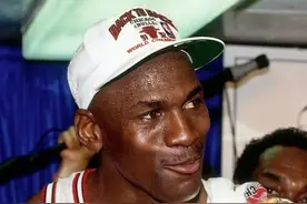 新秀乔丹突然发现，在NBA得分比在大学得分还简单 #乔丹