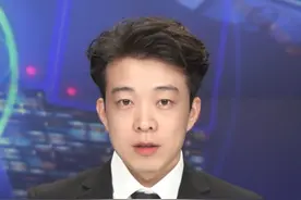 手机壳塑料味浓？可能有毒有害物质超标！劣质手机壳采用回收塑料、工业级垃圾，甚至违规添加染色剂！建议优先选购液态硅胶或TPU手机壳。视频封面