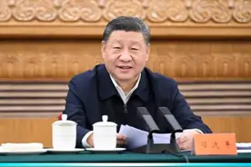 习近平：广大民营企业和民营企业家要满怀创业和报国激情，坚定做中国特色社会主义的建设者、中国式现代化的促进者。视频封面