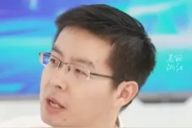 #王兴兴大一用零花钱做出第一个双足机器人 ，李书福称赞：是钻子哪里都冒尖。 #李书福对话王兴兴