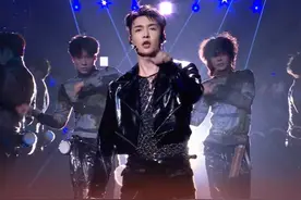 #张艺兴新歌开天山东春晚首唱   张艺兴山东春晚《开天》竖屏直拍part1：被硬控了！直观感受@张艺兴  极致舞台表现力！#被张艺兴山东春晚开天舞台硬控住了  #山东春晚  #百味中国年