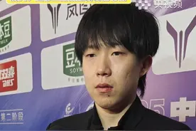 2025赛季中国乒乓球俱乐部超级联赛第二阶段比赛25日开赛，王楚钦取得第二阶段比赛首胜后表示：现场氛围热烈，观众席座无虚席。（央视频号：央视频体育）