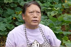 妈妈种的南瓜大丰收，我来做道“南瓜汤圆”软糯甜香，爸妈吃的开心极了#农村美食 #我的乡村生活 #抖音新农人 #舌尖上的抖音