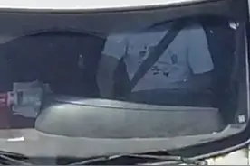 没有交通事故却突现拥堵？警用无人机精确定位“龟速车”！#交通安全视频封面