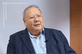 李政道招待老师吴大猷，每次陪他啃三四小时螃蟹#知识前沿派对  #抖音知识年终大赏   #大有学问  #李政道回归故乡苏州  #李政道长子谈父亲 @抖音博士团视频封面
