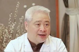 孩子手被门夹住怎么办？这个办法希望你会，但永远也用不上 #门夹手 #关爱儿童健康成长 #新手爸妈 #带娃 #急救视频封面