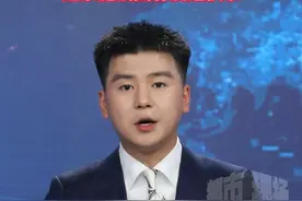 “悄悄地告诉你：可以恋爱了”，亲友团拉横幅迎考生太有“梗”，这家庭氛围有爱还快乐#亲友团举可以恋爱了横幅迎接考生  #2025高考   #社死现场视频封面