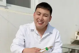 这样剥花生就轻松多了，恁都学会了吧！视频封面