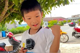 宝宝挑战独自购物，一顿操作猛如虎，每一步都在爸妈预料之外