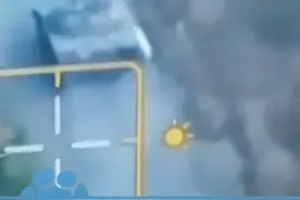 9月26日报道，乌战车挂白旗驶向俄阵地，半路遭乌军反坦克导弹袭击视频封面