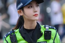女骑警陈颖：被大家认识，是对我们工作的肯定 #陈颖 #女警察#帅 #交警 @抖音短视频视频封面
