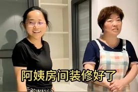 等待了这么久，阿姨的房间终于装好了，从此这个简单的房间里有一张舒适的床、实用的柜子和一张简约的桌子 #记录真实生活#我的生活日记  #vlog日常视频封面