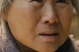 #电视剧人世间 “为了守护自己的孩子，我可以放弃自己仅剩的尊严。”#人世间宋佳下跪哭戏 视频封面