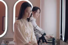#她们的名字女职员假装示好下头领导，实际上憋着大招。视频封面