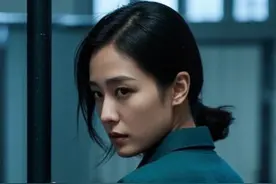 女子给民警送锦旗，民警送了他一副手铐！ 视频封面
