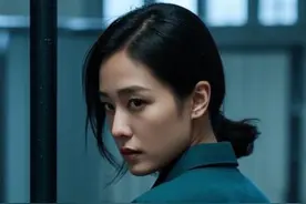 女子给民警送锦旗，民警送了他一副手铐！ 视频封面