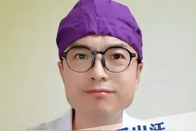 更年期头上爱出汗，看看是不是这两个原因#更年期视频封面