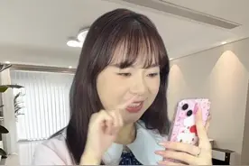 当你玩游戏认识了你蛋......#追星 #追星日常 #我的花园世界 #玩游戏送真花#一人分饰多角