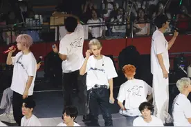 十个显眼包 开个演唱会都能贡献无数个笑料 #十个勤天 #种地吧